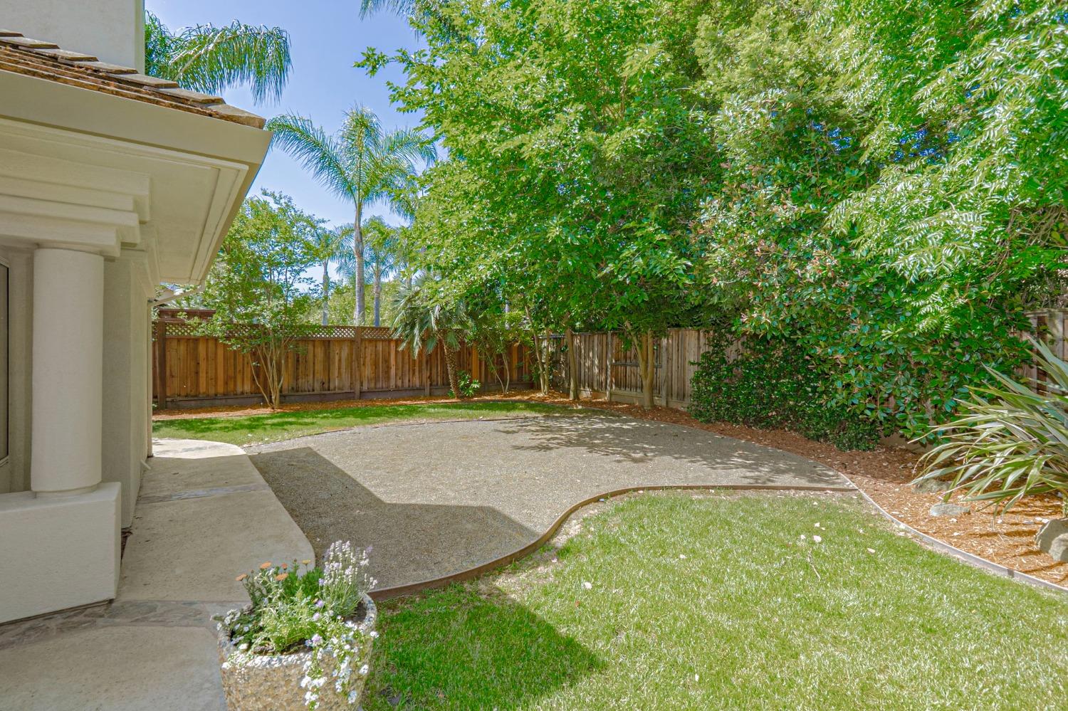 Detail Gallery Image 36 of 39 For 1513 Rialto Ln, Davis,  CA 95618 - 3 Beds | 2/1 Baths
