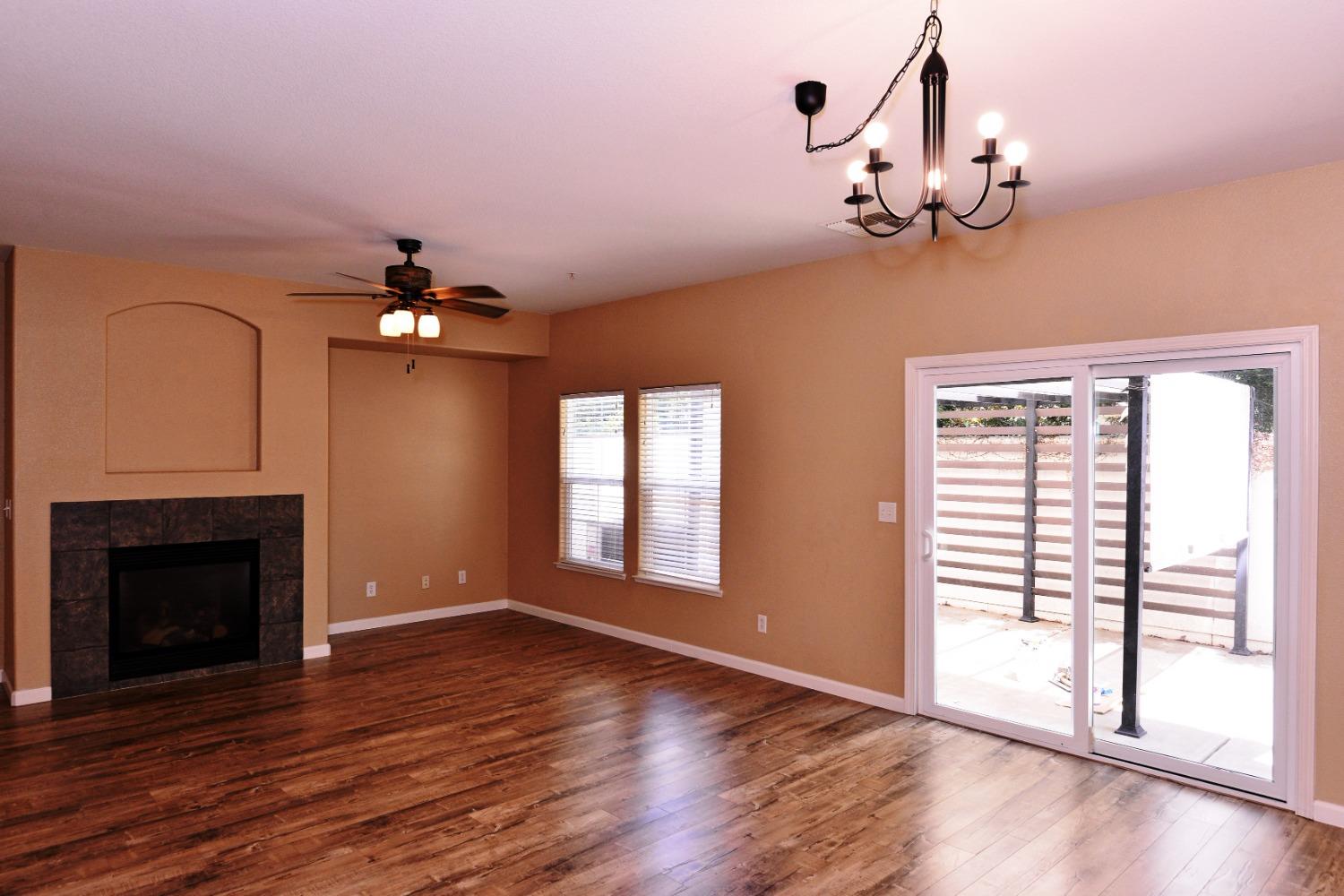 Detail Gallery Image 18 of 65 For 3301 N Park Dr #1415,  Sacramento,  CA 95835 - 3 Beds | 2/1 Baths