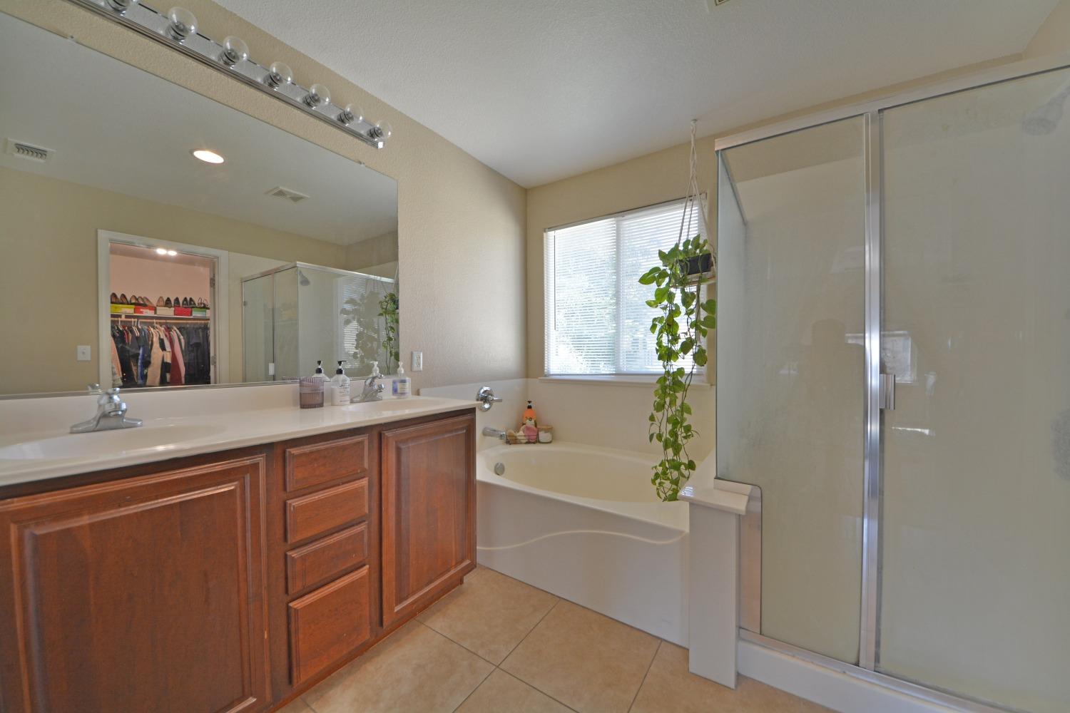 Detail Gallery Image 19 of 22 For 441 San Pietro Ln, Lodi,  CA 95240 - 3 Beds | 2/1 Baths