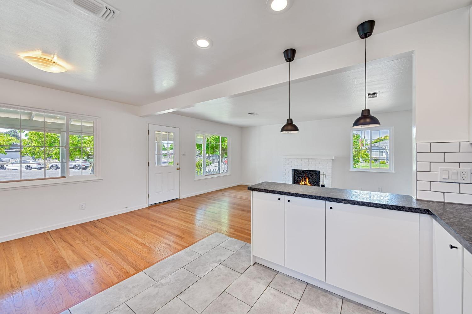 Detail Gallery Image 9 of 29 For 7549 21st St, Sacramento,  CA 95822 - 3 Beds | 2 Baths