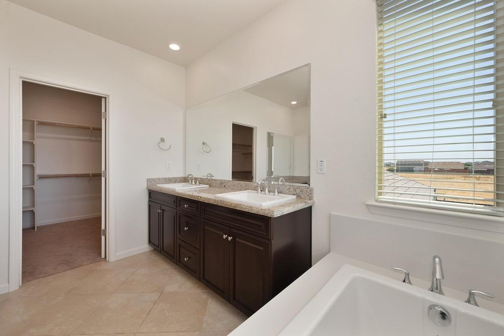 Detail Gallery Image 56 of 87 For 7450 Hanfield Dr, Sacramento,  CA 95829 - 4 Beds | 3/1 Baths