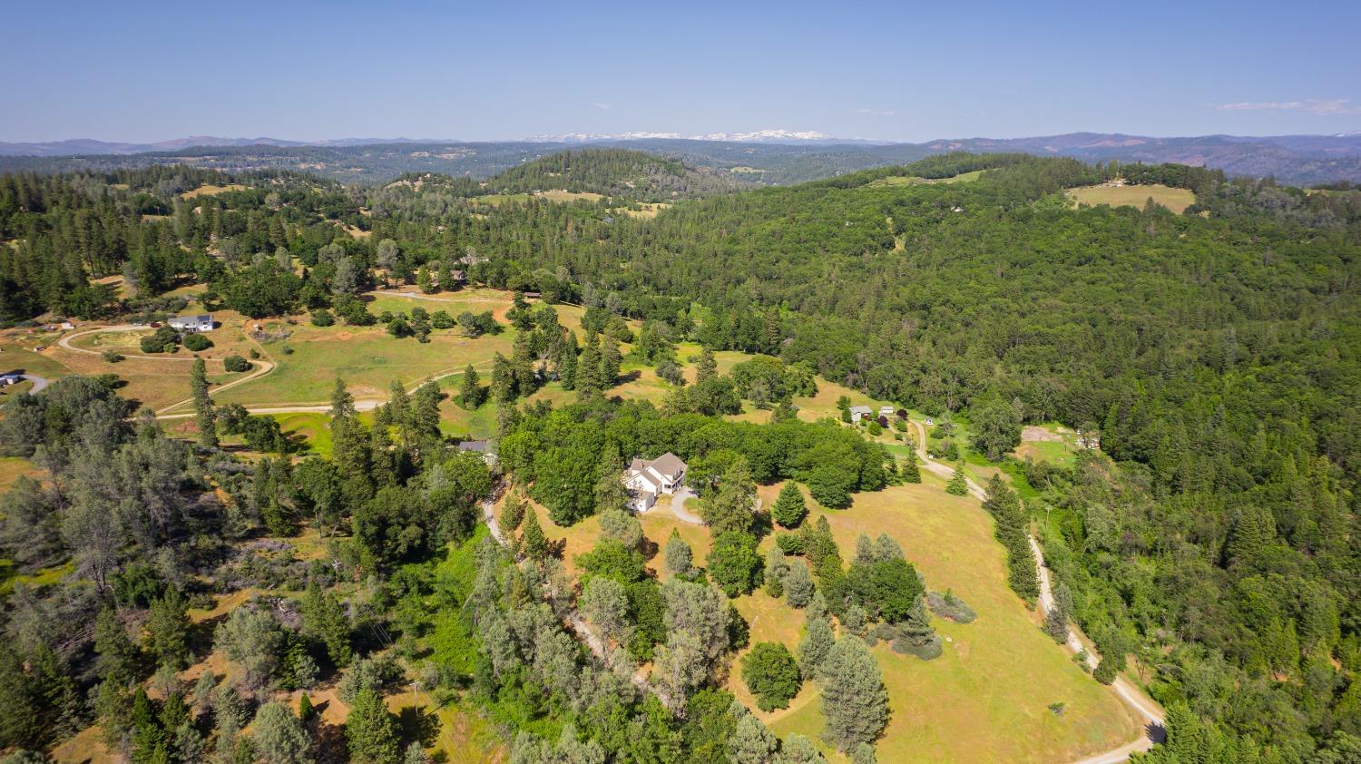 Detail Gallery Image 4 of 53 For 3221 Frank Bailey Ln, Placerville,  CA 95667 - 4 Beds | 2/2 Baths