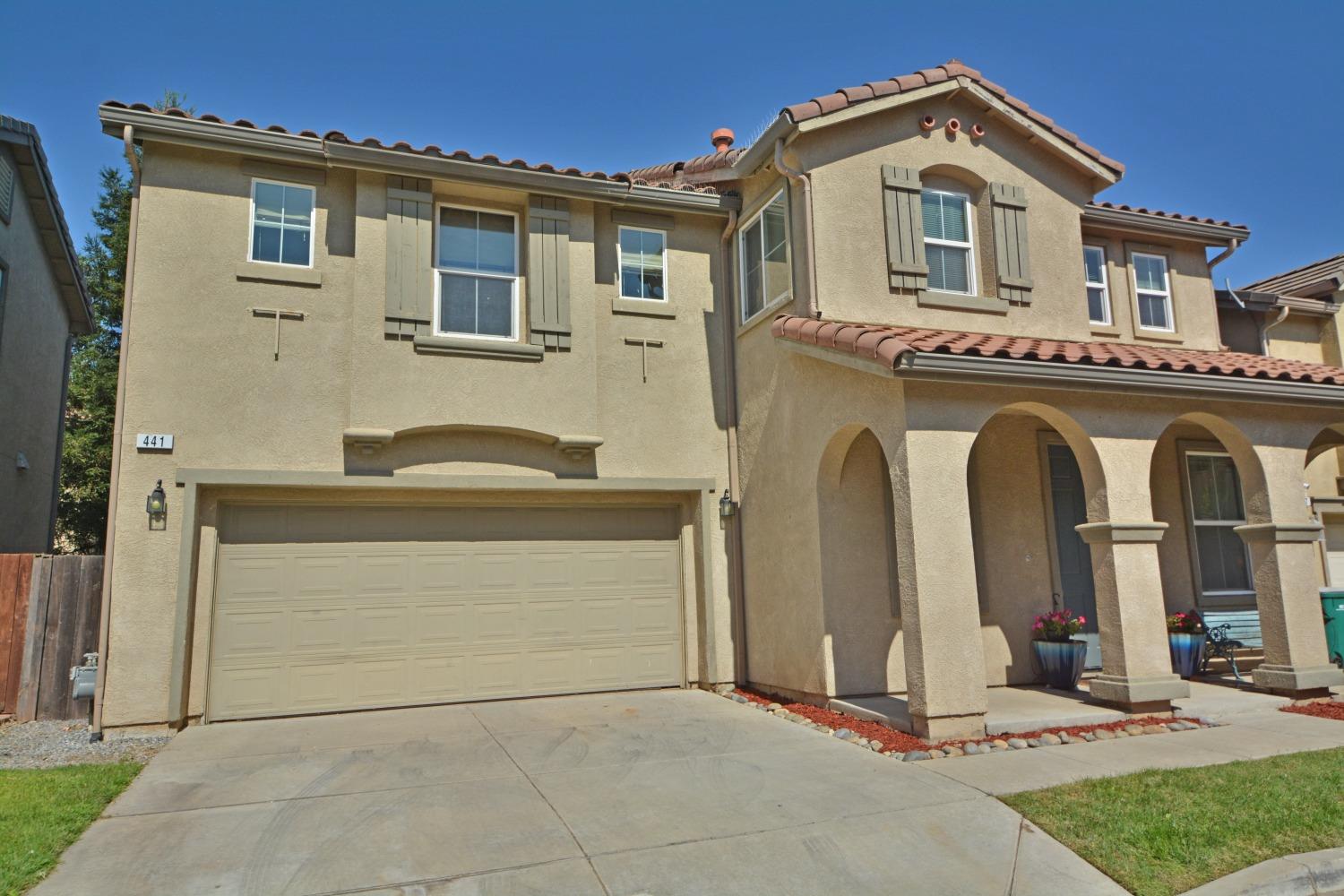 Detail Gallery Image 1 of 22 For 441 San Pietro Ln, Lodi,  CA 95240 - 3 Beds | 2/1 Baths