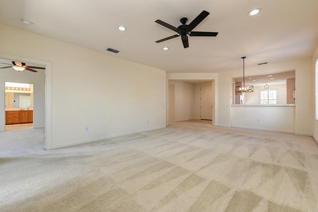 Detail Gallery Image 21 of 46 For 1157 Segolily Ln, Lincoln,  CA 95648 - 3 Beds | 2 Baths