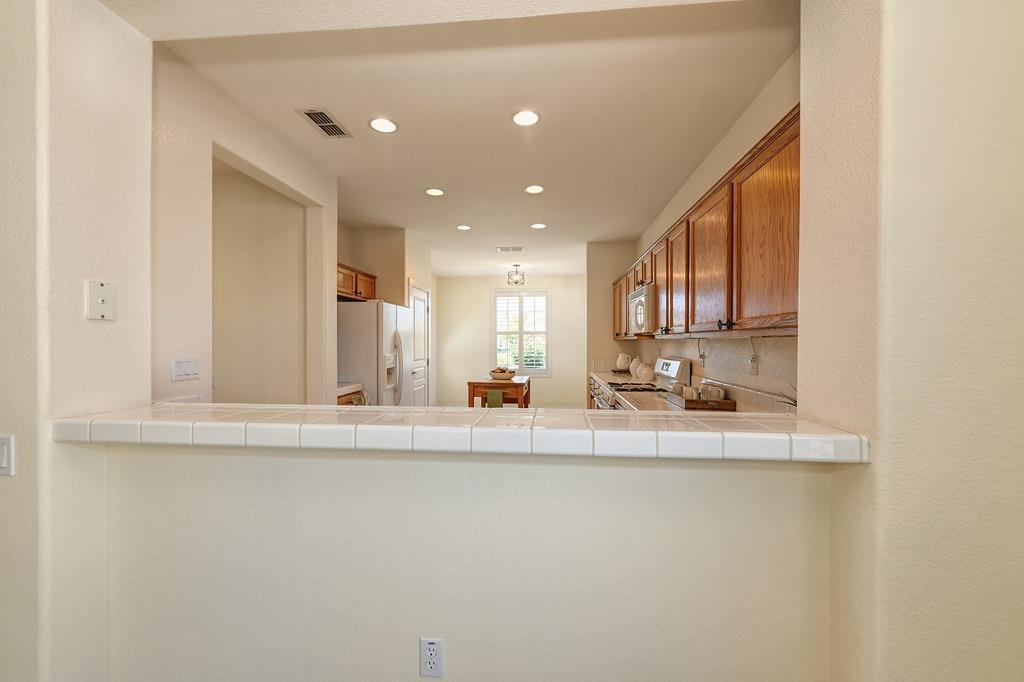 Detail Gallery Image 16 of 46 For 1157 Segolily Ln, Lincoln,  CA 95648 - 3 Beds | 2 Baths