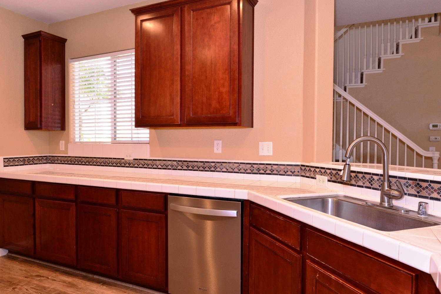 Detail Gallery Image 7 of 65 For 3301 N Park Dr #1415,  Sacramento,  CA 95835 - 3 Beds | 2/1 Baths