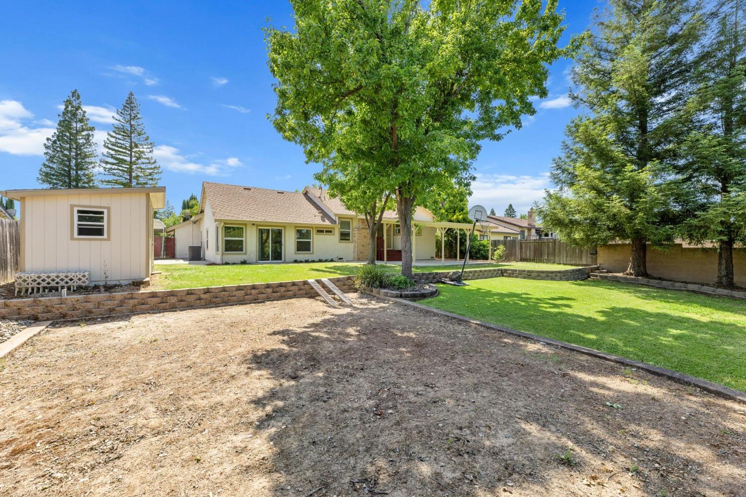 Detail Gallery Image 55 of 61 For 1403 Lone Tree Ln, Roseville,  CA 95661 - 4 Beds | 2 Baths