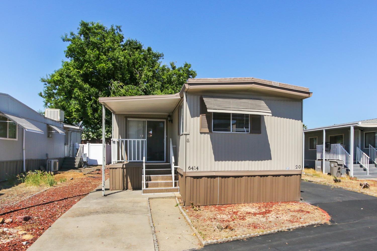 Detail Gallery Image 1 of 23 For 6414 Capital Dr 20, Sacramento,  CA 95828 - 2 Beds | 1 Baths