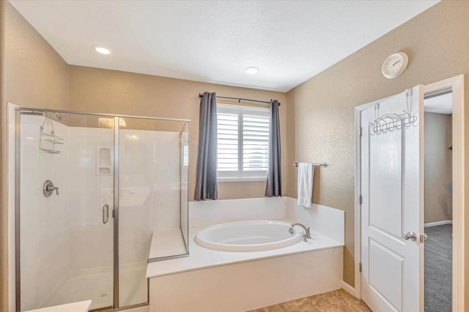 Detail Gallery Image 41 of 53 For 814 Mono St, Manteca,  CA 95337 - 6 Beds | 4/1 Baths