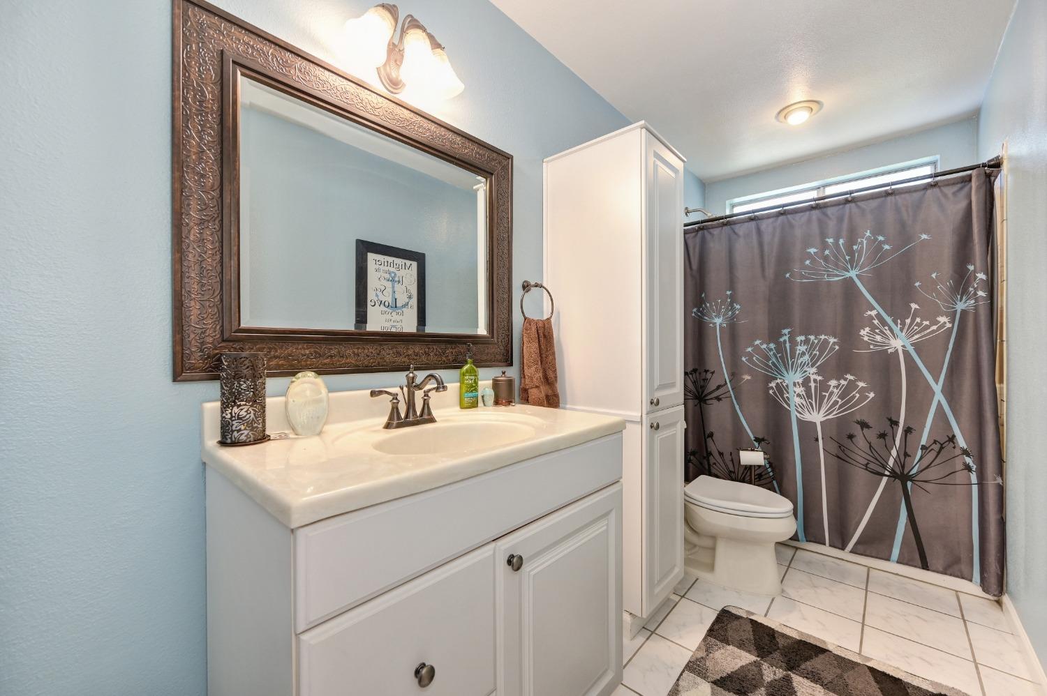 Detail Gallery Image 33 of 50 For 5924 Trawler Way, Citrus Heights,  CA 95621 - 5 Beds | 2 Baths