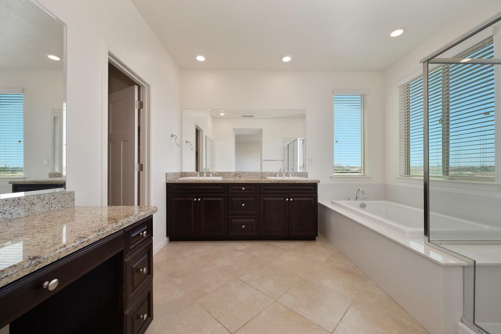 Detail Gallery Image 52 of 87 For 7450 Hanfield Dr, Sacramento,  CA 95829 - 4 Beds | 3/1 Baths