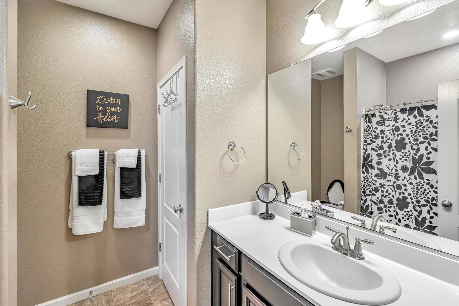 Detail Gallery Image 36 of 53 For 814 Mono St, Manteca,  CA 95337 - 6 Beds | 4/1 Baths