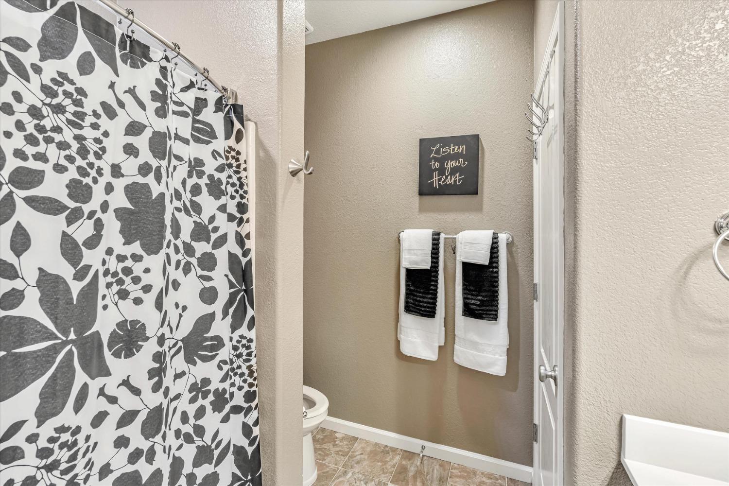 Detail Gallery Image 37 of 53 For 814 Mono St, Manteca,  CA 95337 - 6 Beds | 4/1 Baths