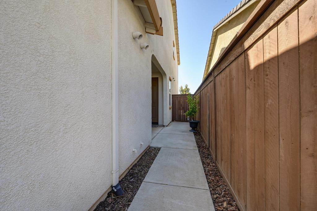 Detail Gallery Image 82 of 87 For 7450 Hanfield Dr, Sacramento,  CA 95829 - 4 Beds | 3/1 Baths