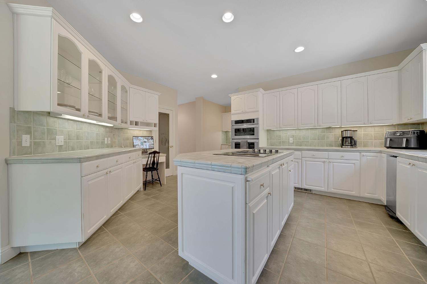 Detail Gallery Image 27 of 92 For 14950 Moonlight Rdgs, Pine Grove,  CA 95665 - 4 Beds | 3/1 Baths