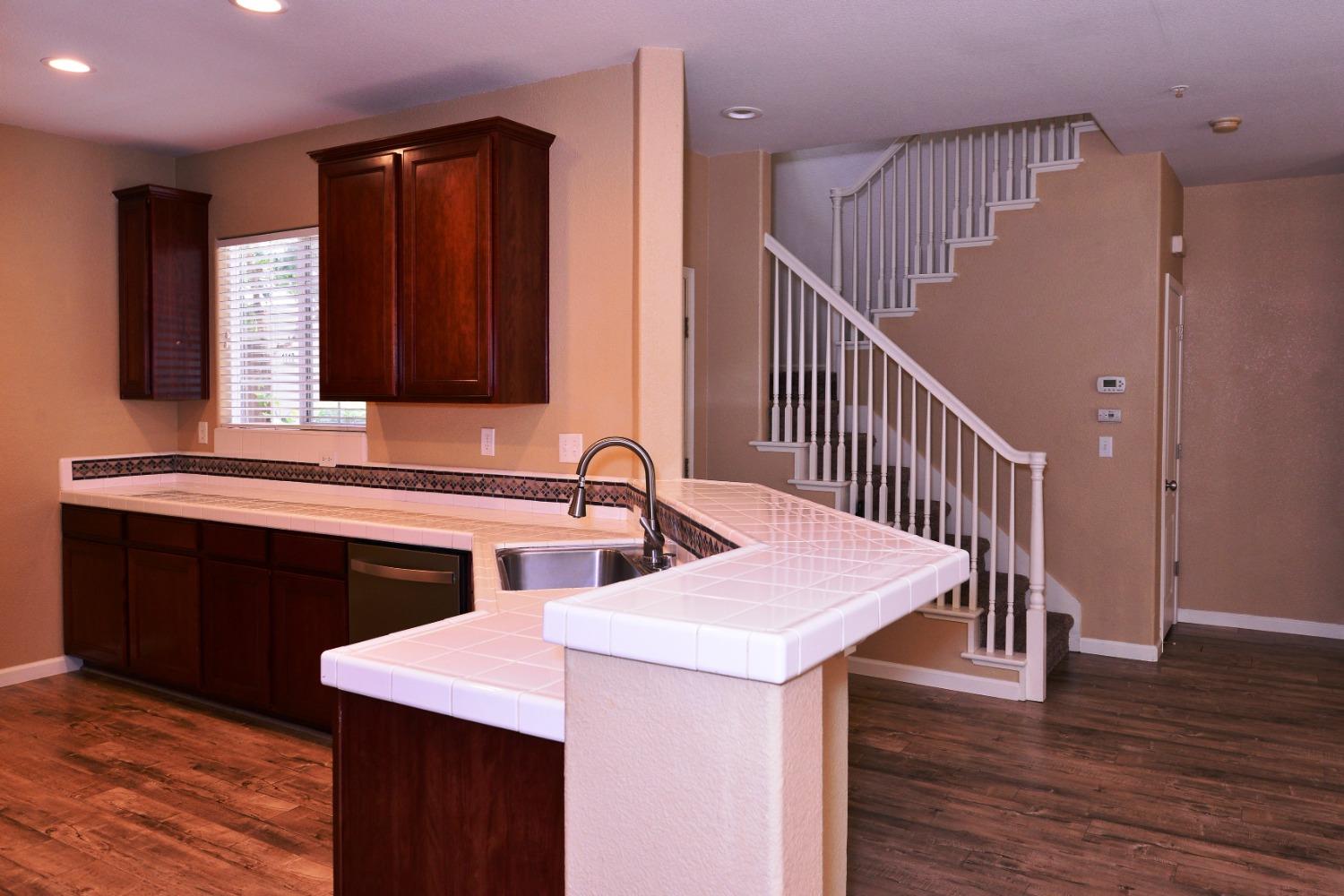 Detail Gallery Image 5 of 65 For 3301 N Park Dr #1415,  Sacramento,  CA 95835 - 3 Beds | 2/1 Baths