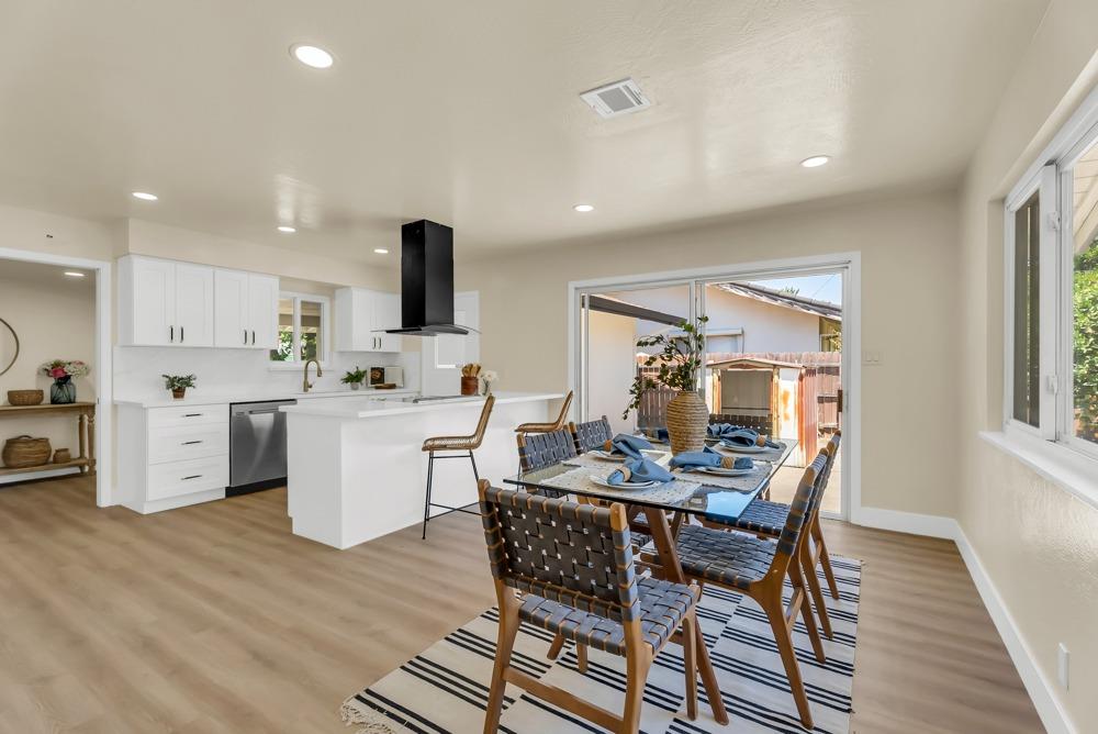 Detail Gallery Image 10 of 43 For 4717 Norm Circle, Sacramento,  CA 95822 - 3 Beds | 2 Baths