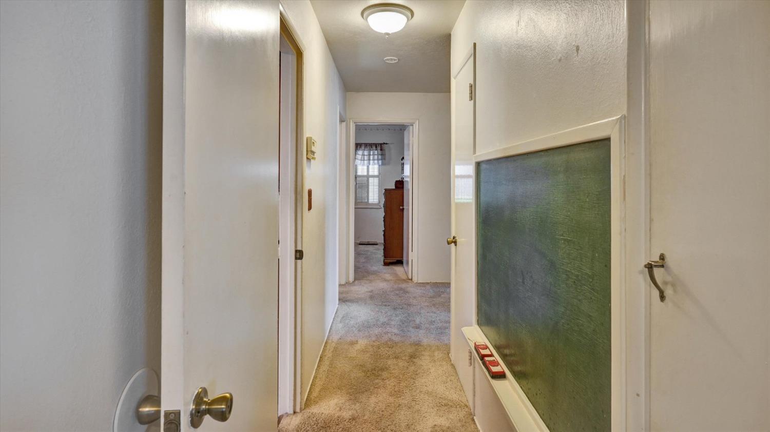 Detail Gallery Image 9 of 36 For 102 W Longview Ave, Stockton,  CA 95207 - 3 Beds | 2 Baths