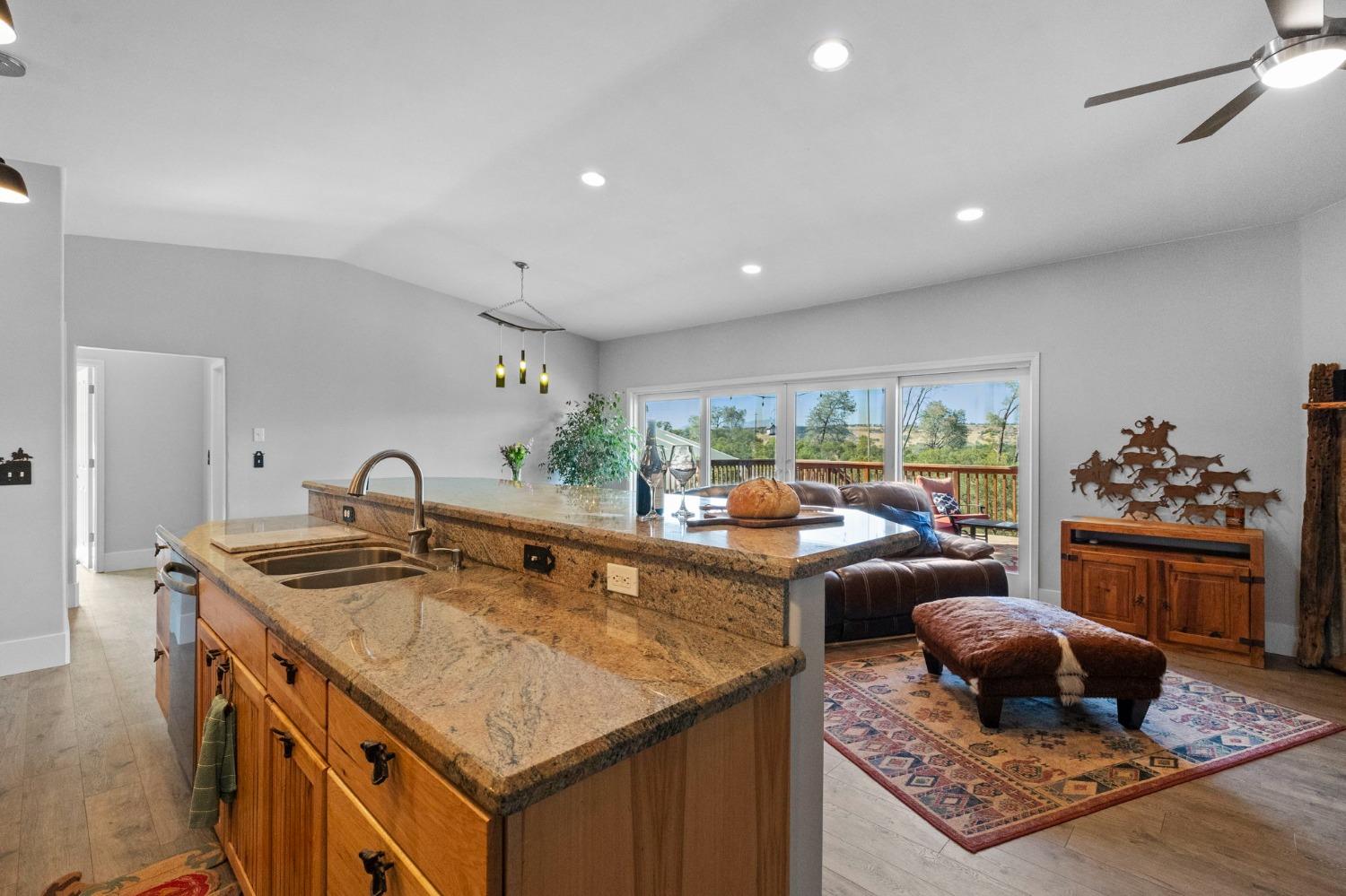 Detail Gallery Image 4 of 54 For 2050 Wagner Ct., Jamestown,  CA 95327 - 4 Beds | 2 Baths
