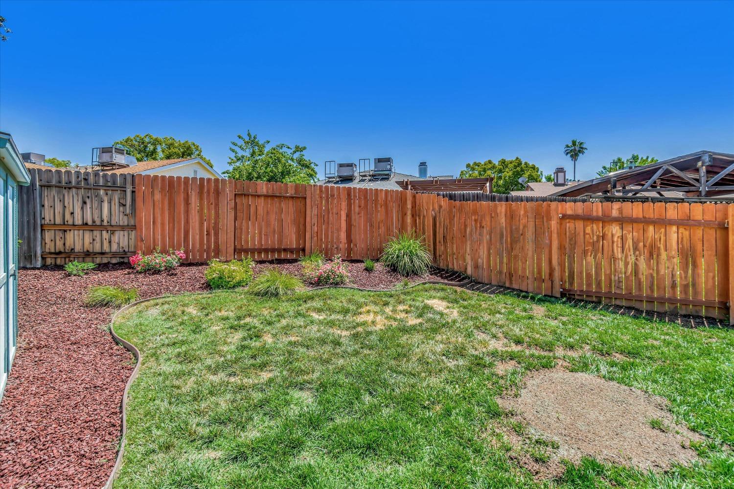 Detail Gallery Image 37 of 38 For 5906 El Sol Way, Citrus Heights,  CA 95621 - 2 Beds | 2 Baths