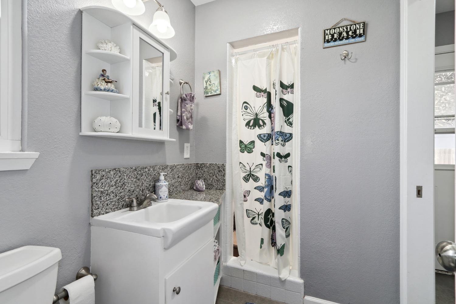 Detail Gallery Image 16 of 32 For 7248 17th St, Sacramento,  CA 95822 - 3 Beds | 2 Baths