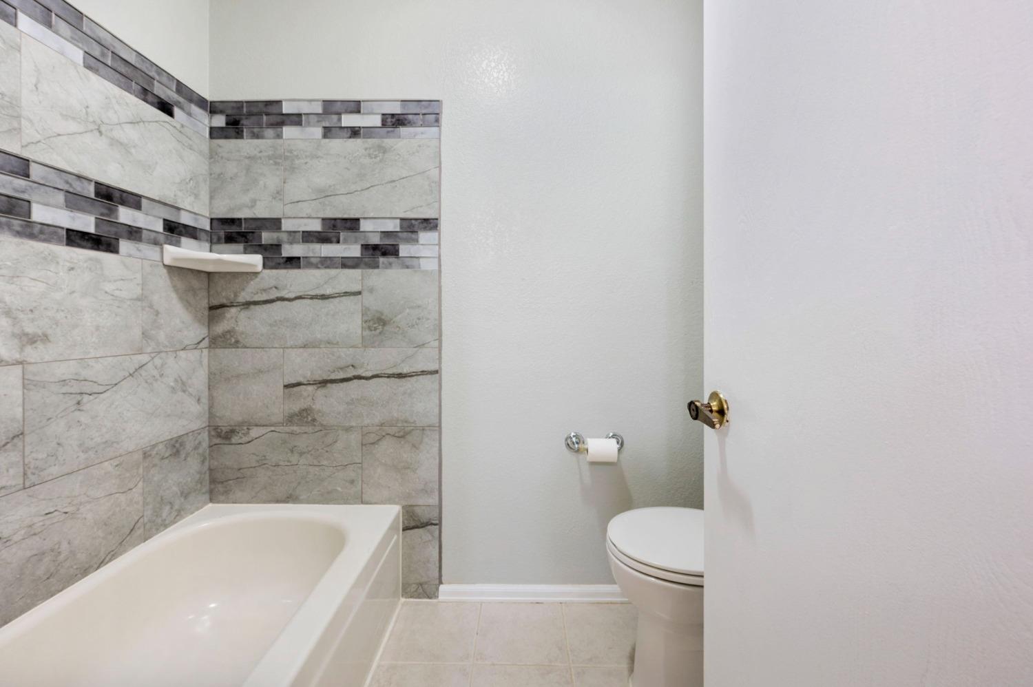 Detail Gallery Image 35 of 43 For 7641 Lily Mar Ln, Antelope,  CA 95843 - 2 Beds | 2/1 Baths