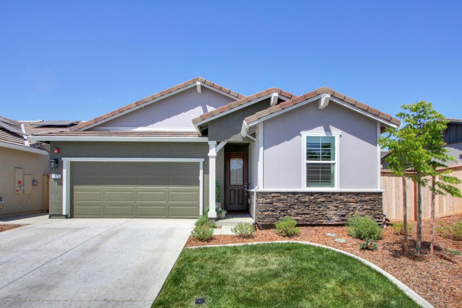 Detail Gallery Image 1 of 43 For 1476 Carson River Loop, Lincoln,  CA 95648 - 2 Beds | 2 Baths