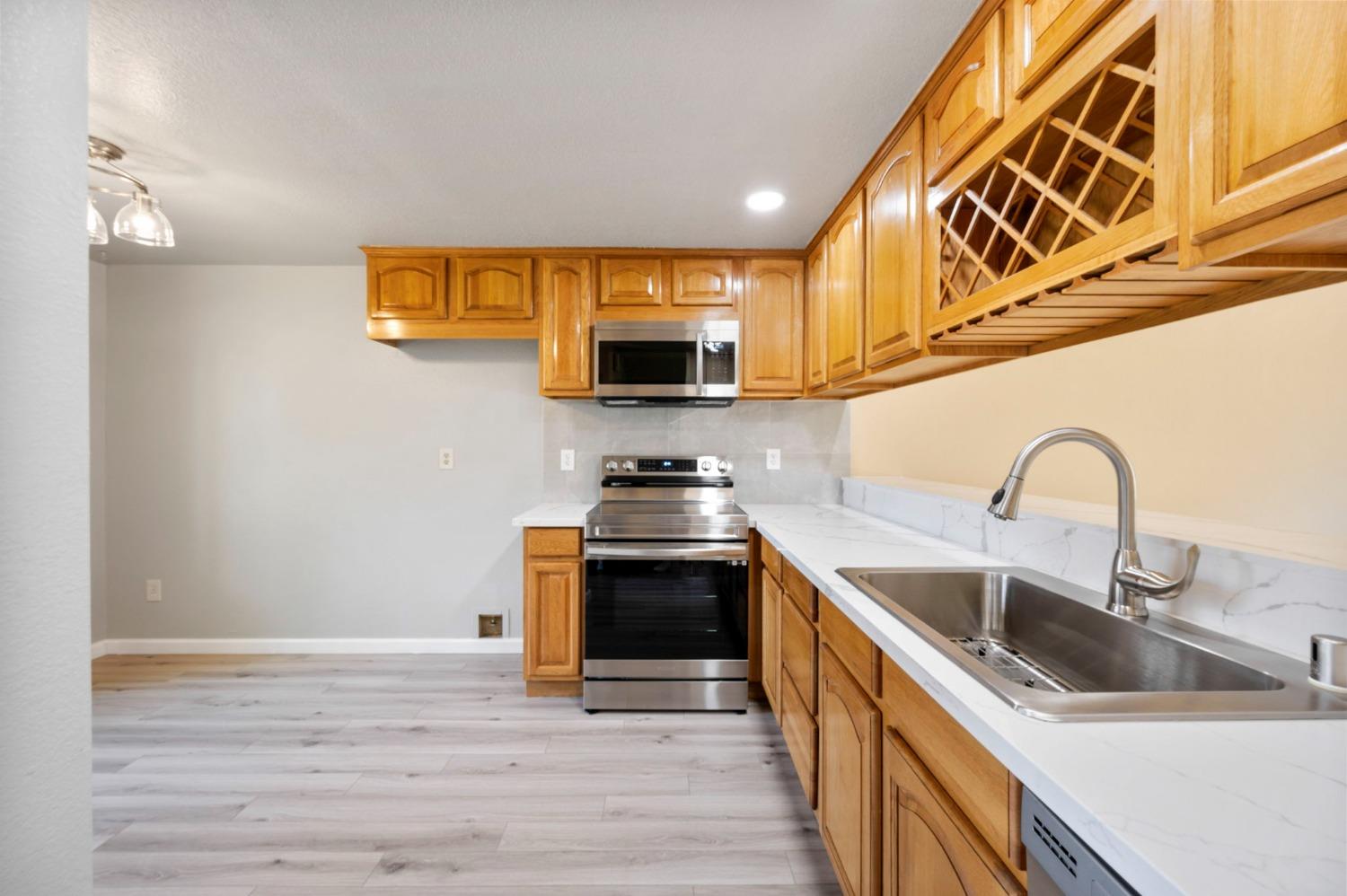 Detail Gallery Image 8 of 43 For 7641 Lily Mar Ln, Antelope,  CA 95843 - 2 Beds | 2/1 Baths