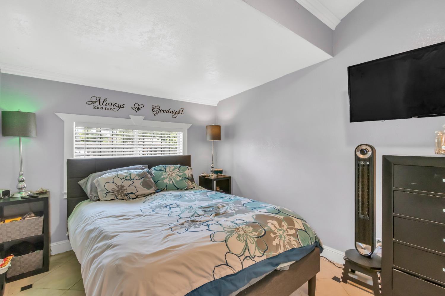 Detail Gallery Image 7 of 38 For 4345 48th St, Sacramento,  CA 95820 - 3 Beds | 2 Baths