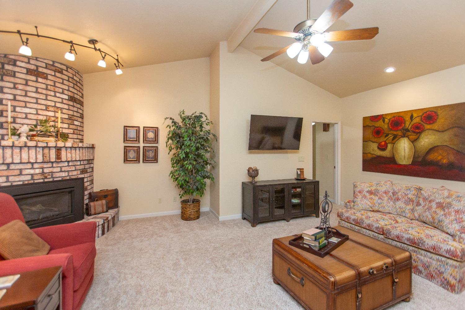 Detail Gallery Image 9 of 44 For 1950 Ashley Ct, Turlock,  CA 95382 - 3 Beds | 2 Baths