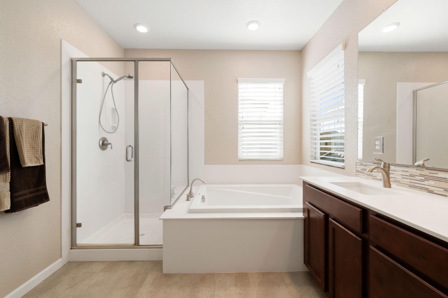 Detail Gallery Image 27 of 52 For 1882 Salerno Pl, Lincoln,  CA 95648 - 3 Beds | 2/1 Baths