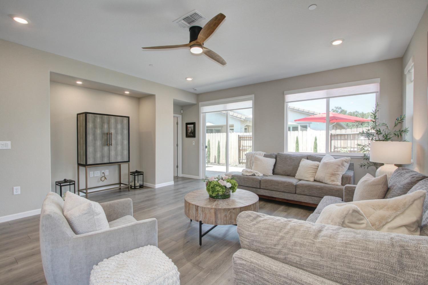 Detail Gallery Image 9 of 43 For 1476 Carson River Loop, Lincoln,  CA 95648 - 2 Beds | 2 Baths