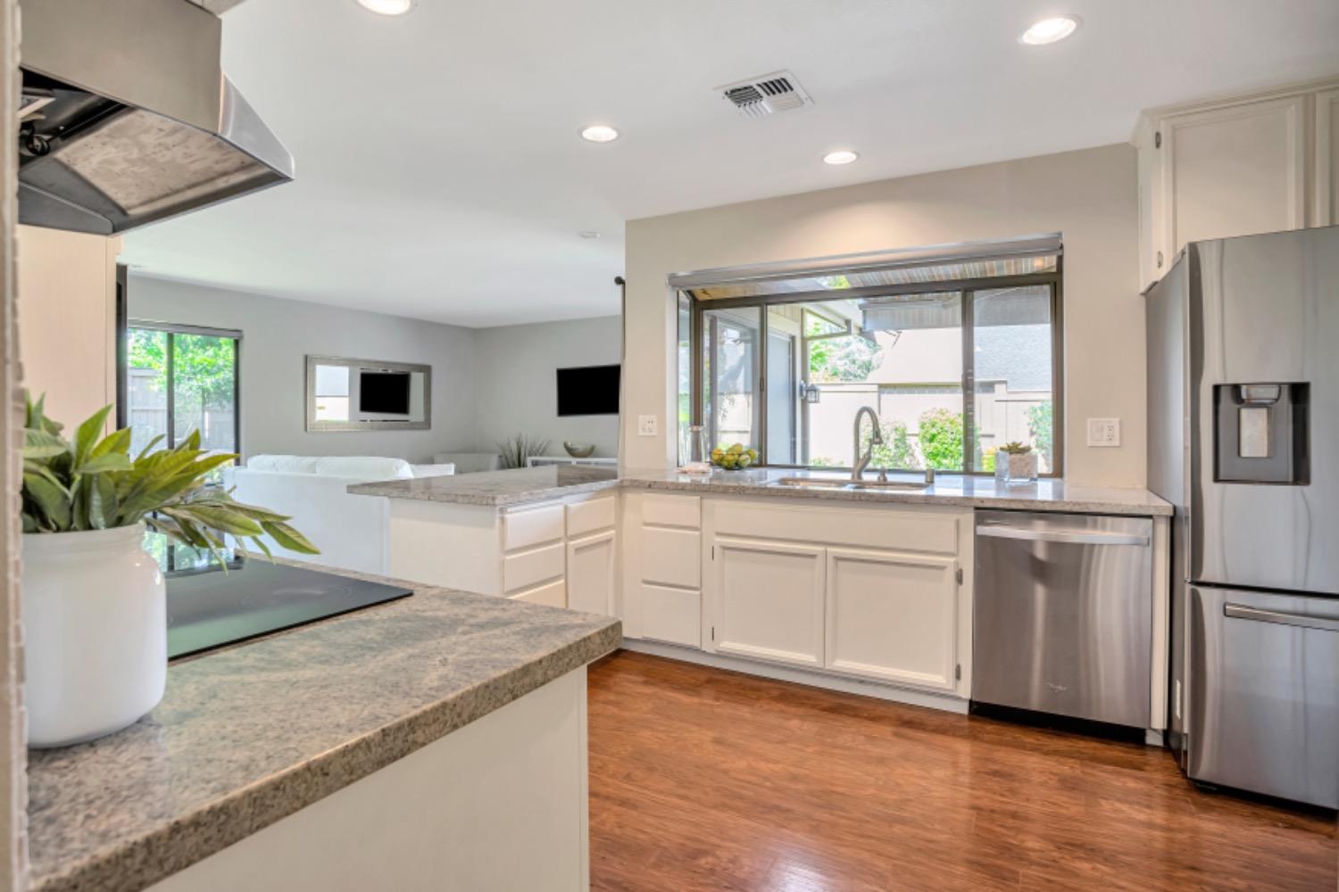 Detail Gallery Image 14 of 36 For 8932 Quail Hill Way, Fair Oaks,  CA 95628 - 3 Beds | 2 Baths