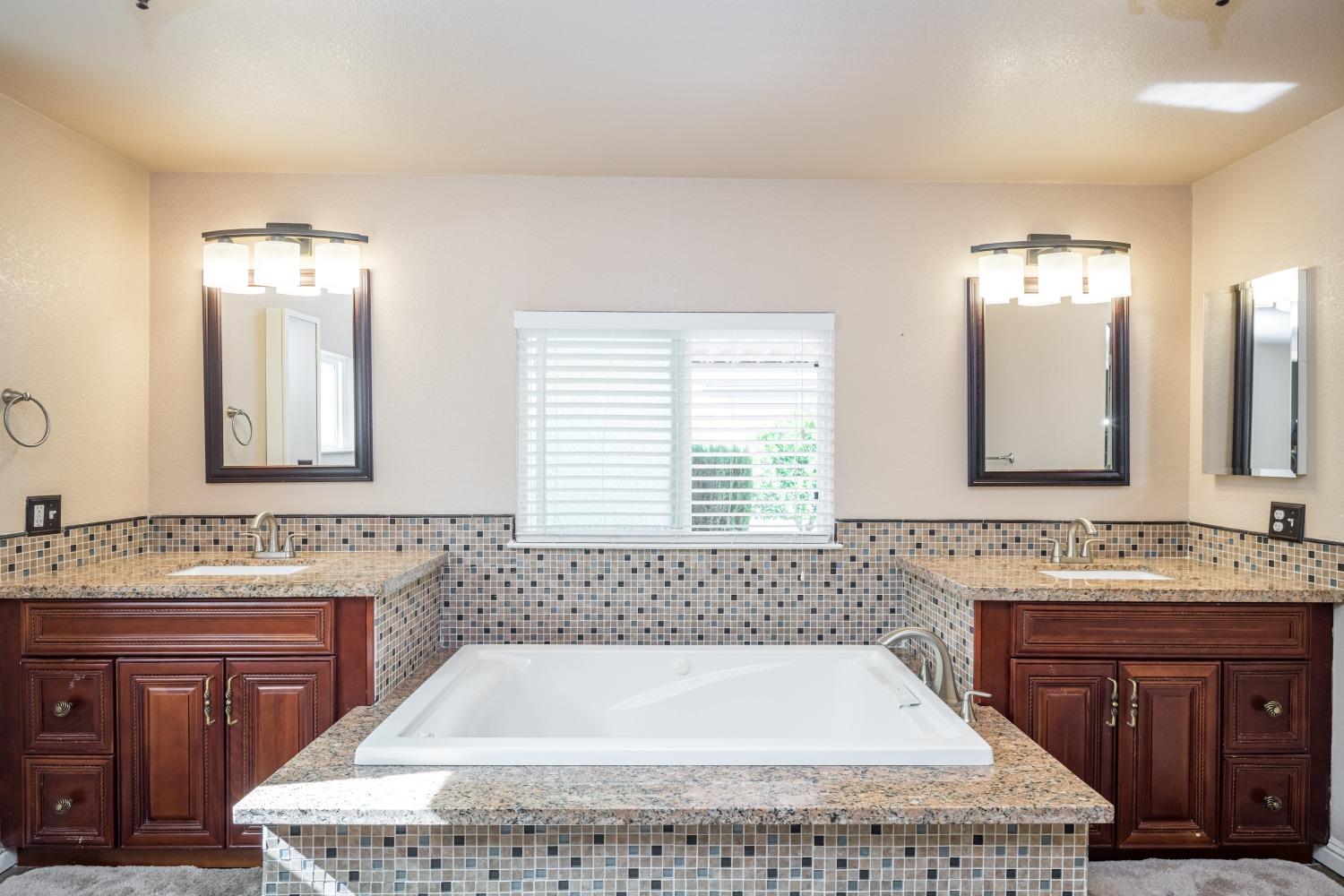 Detail Gallery Image 19 of 32 For 178 Brookshire Way, Roseville,  CA 95678 - 2 Beds | 2 Baths