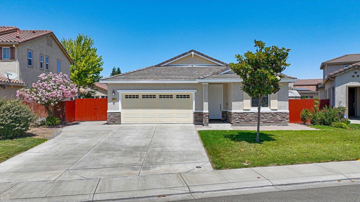 Detail Gallery Image 1 of 49 For 2551 Charming Way, Manteca,  CA 95337 - 4 Beds | 2 Baths