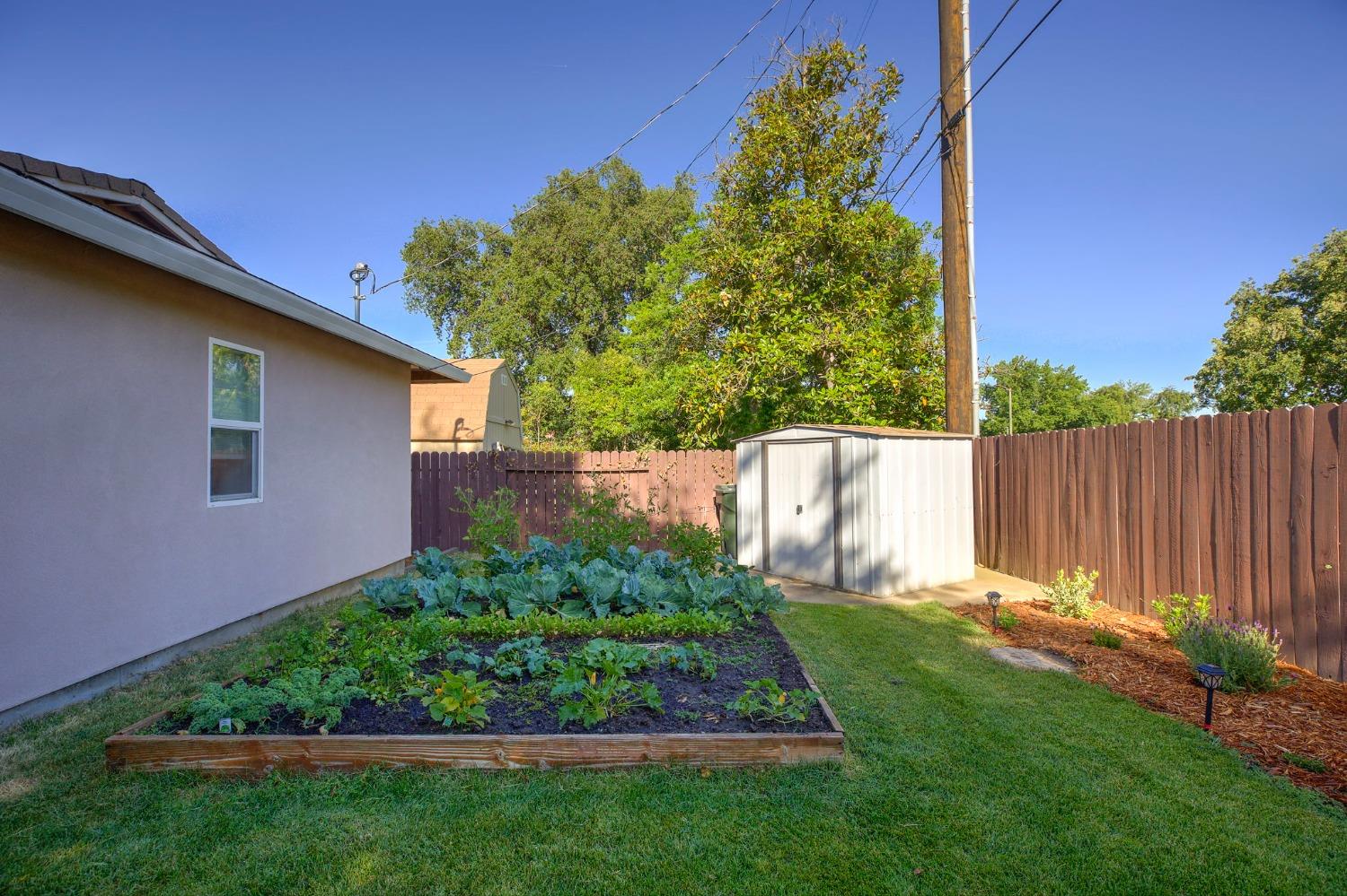 Detail Gallery Image 22 of 26 For 7452 Brook Dale, Citrus Heights,  CA 95621 - 3 Beds | 2 Baths
