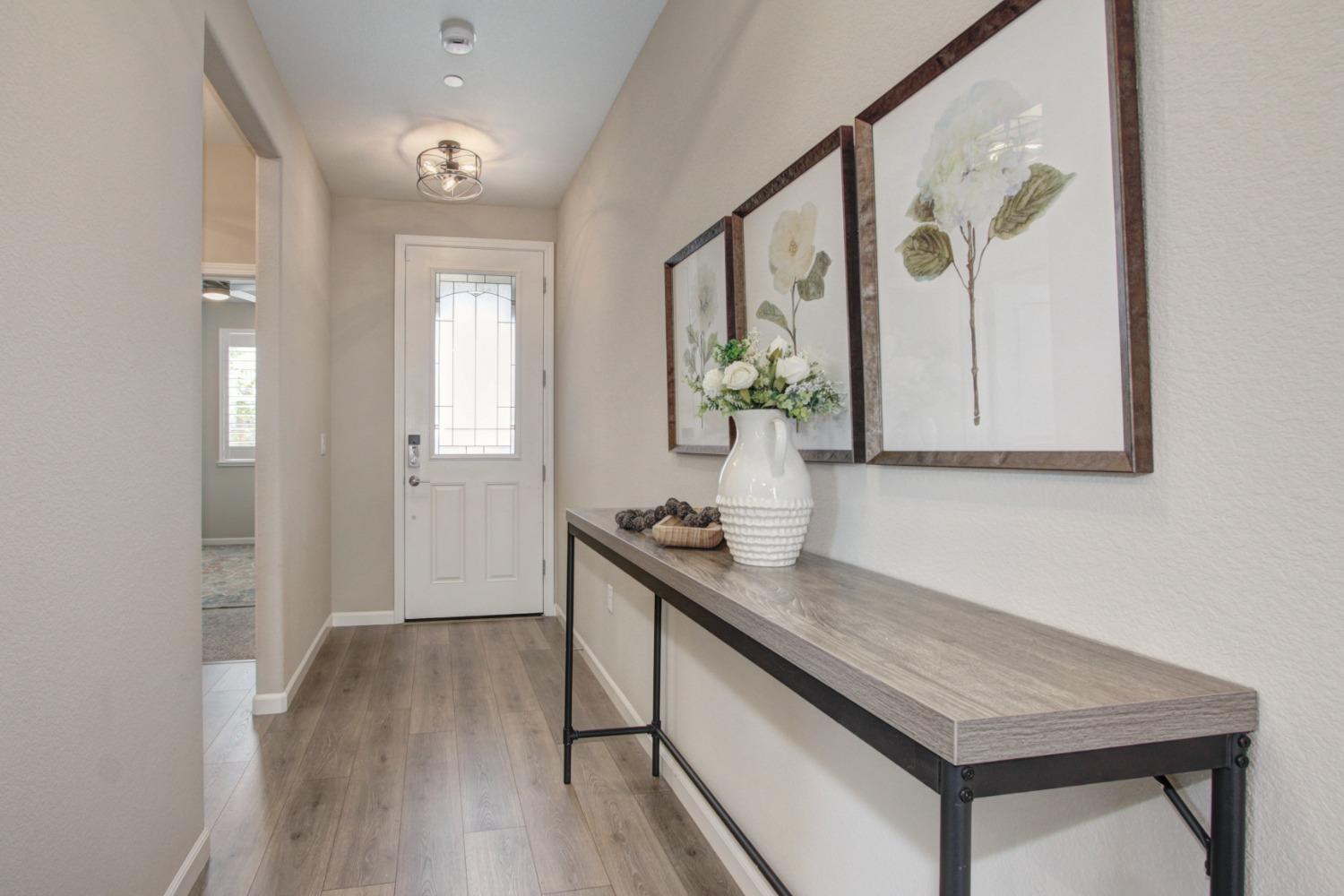 Detail Gallery Image 2 of 43 For 1476 Carson River Loop, Lincoln,  CA 95648 - 2 Beds | 2 Baths
