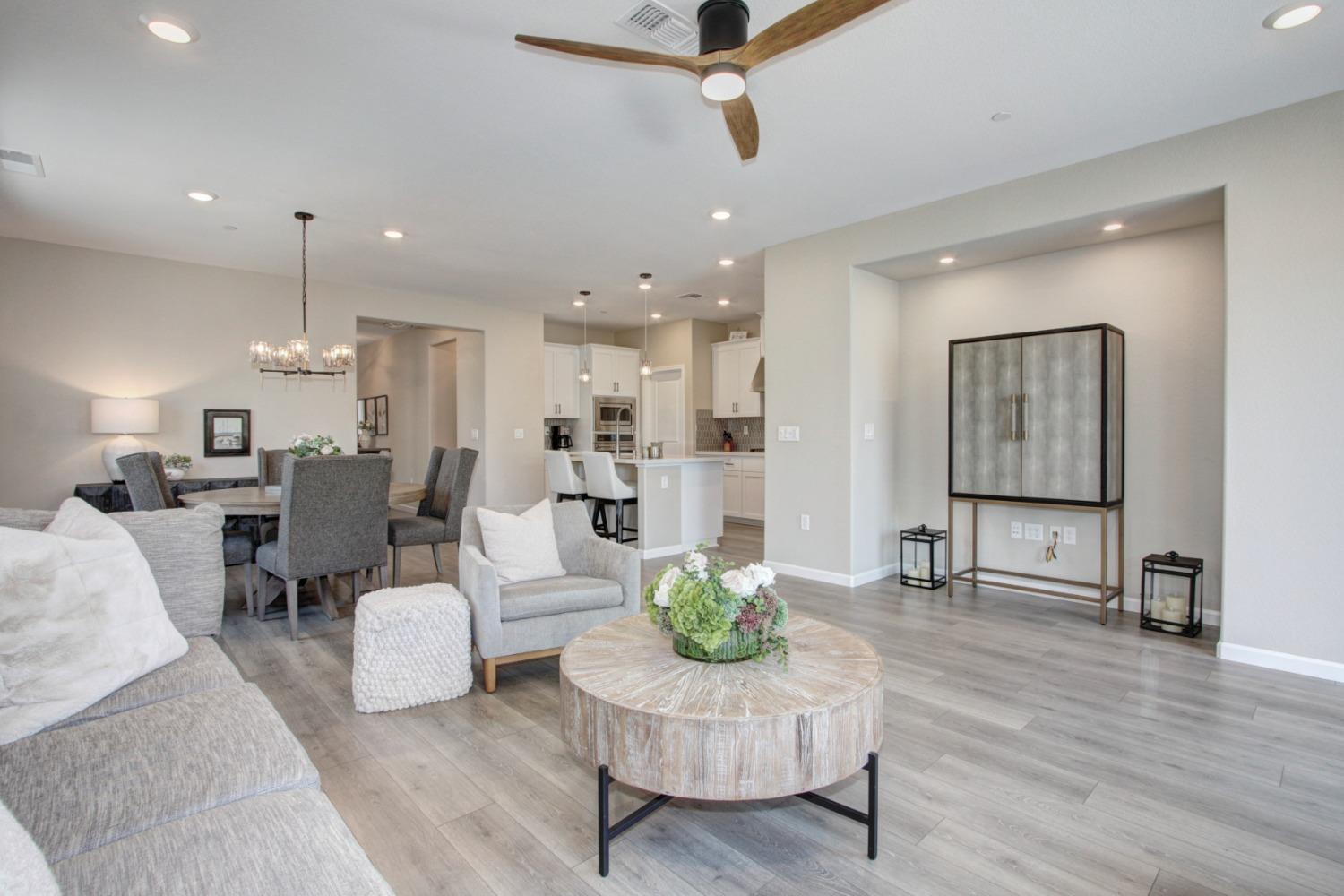 Detail Gallery Image 11 of 43 For 1476 Carson River Loop, Lincoln,  CA 95648 - 2 Beds | 2 Baths
