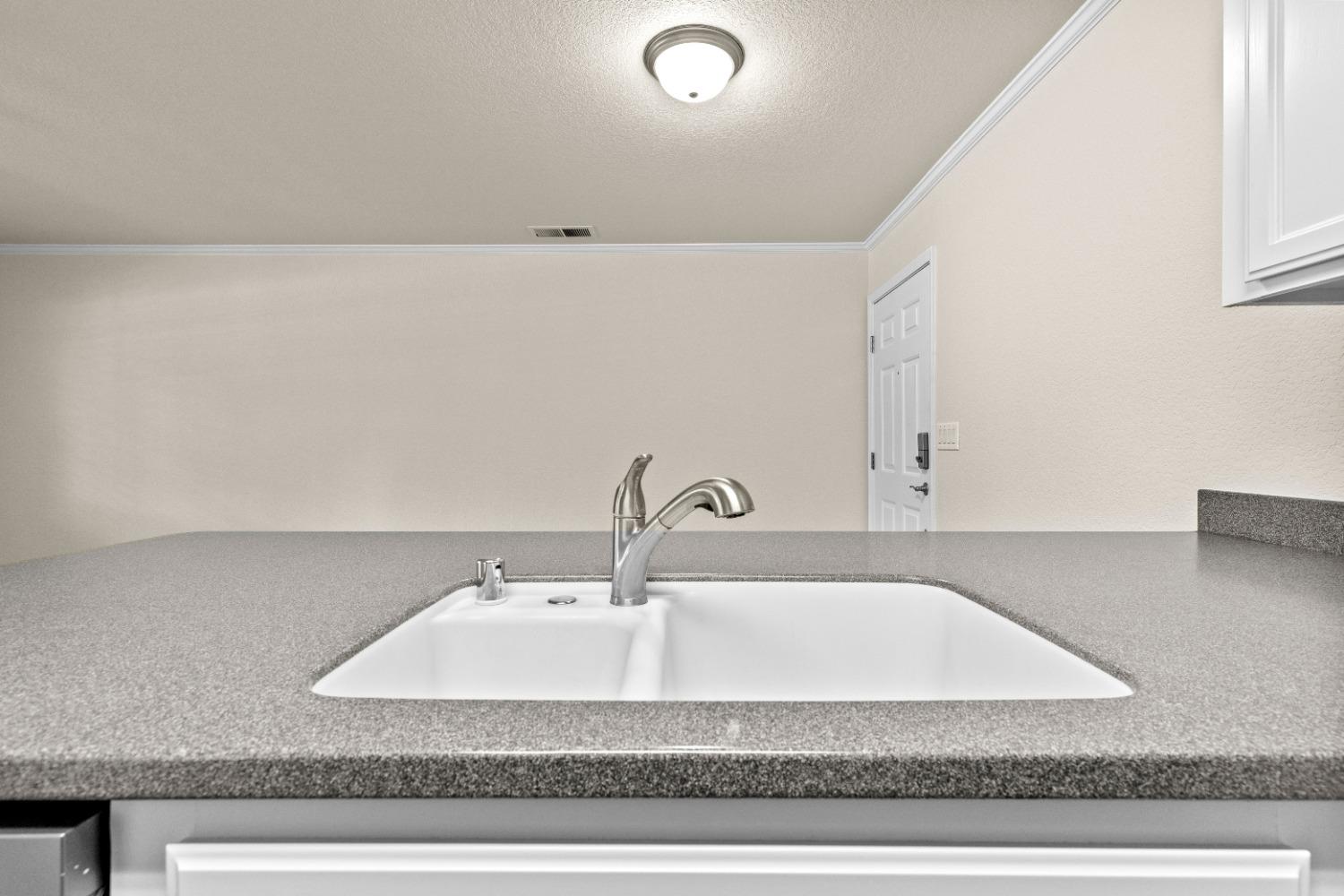 Detail Gallery Image 10 of 28 For 1125 Sheridan Ave #19,  Chico,  CA 95926 - 1 Beds | 1 Baths
