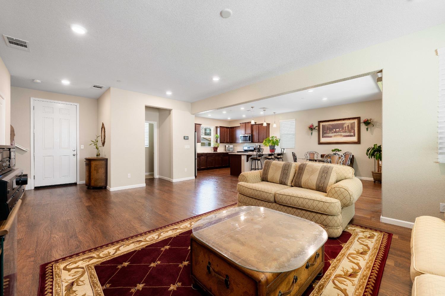 Detail Gallery Image 11 of 52 For 1882 Salerno Pl, Lincoln,  CA 95648 - 3 Beds | 2/1 Baths