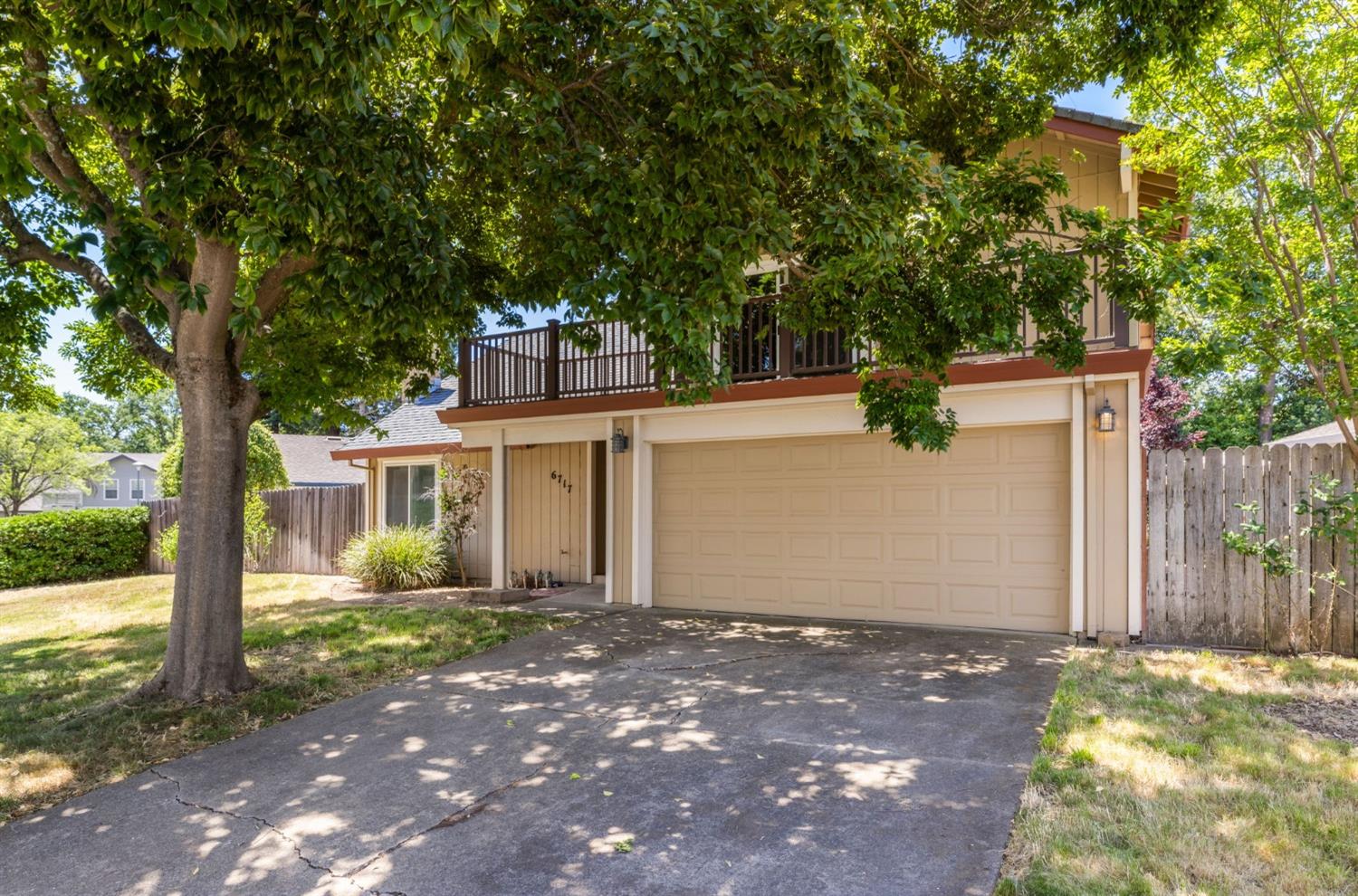 Detail Gallery Image 3 of 46 For 6717 Old Oak Ct, Citrus Heights,  CA 95610 - 4 Beds | 2/1 Baths