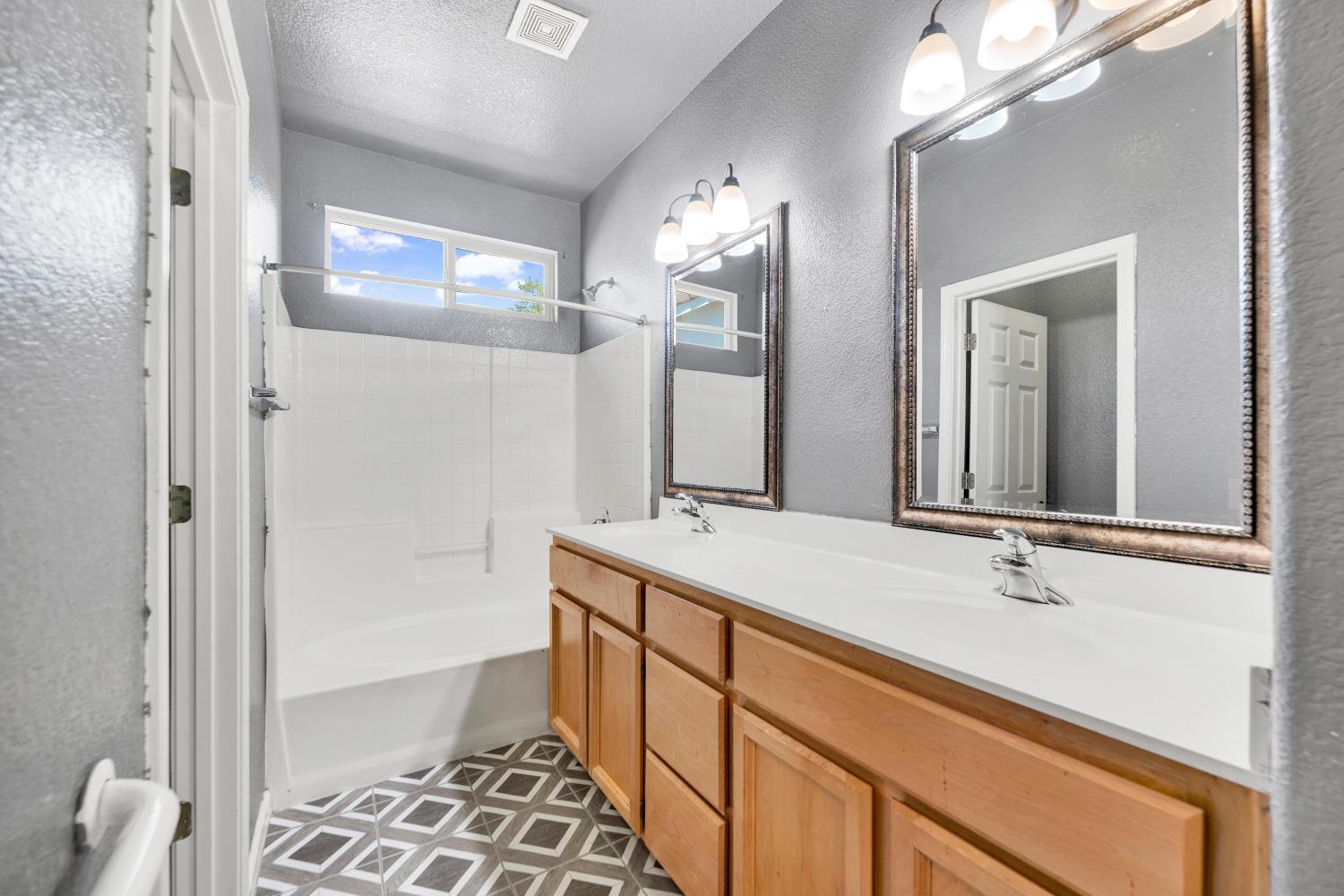 Detail Gallery Image 19 of 24 For 8332 White Spruce Dr, Antelope,  CA 95843 - 4 Beds | 2 Baths