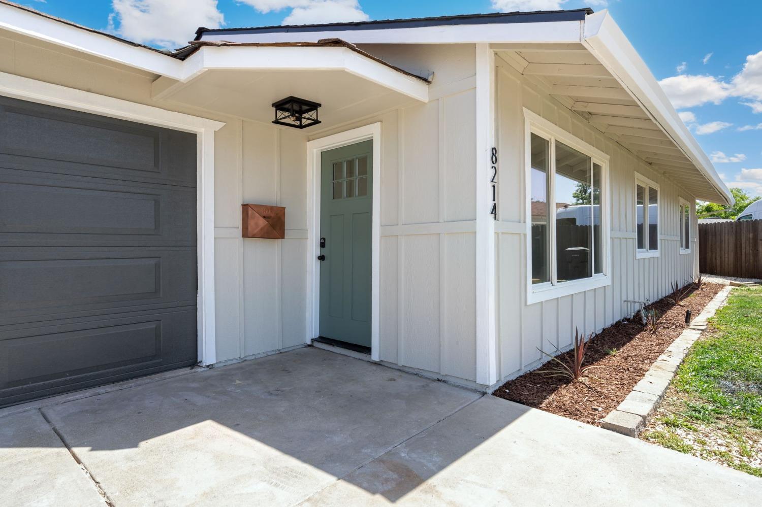 Detail Gallery Image 3 of 21 For 8214 Angelo Ct, Elverta,  CA 95626 - 3 Beds | 1/1 Baths