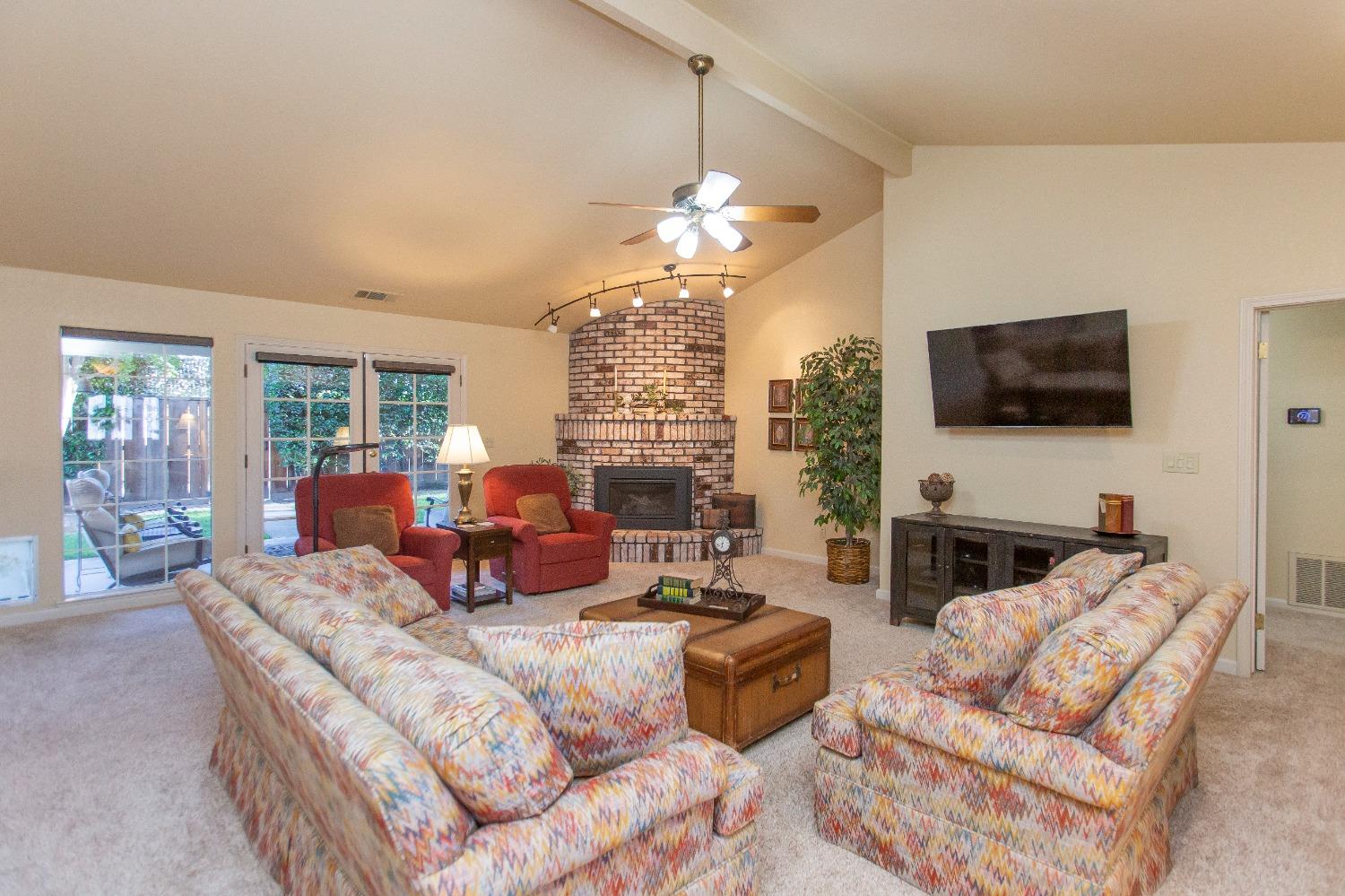 Detail Gallery Image 7 of 44 For 1950 Ashley Ct, Turlock,  CA 95382 - 3 Beds | 2 Baths