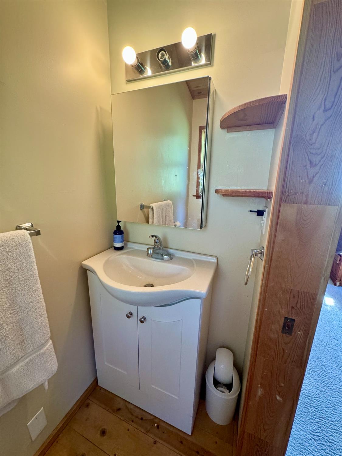 Detail Gallery Image 30 of 43 For 10742 Cedarsong Rd, Nevada City,  CA 95959 - 2 Beds | 1/1 Baths