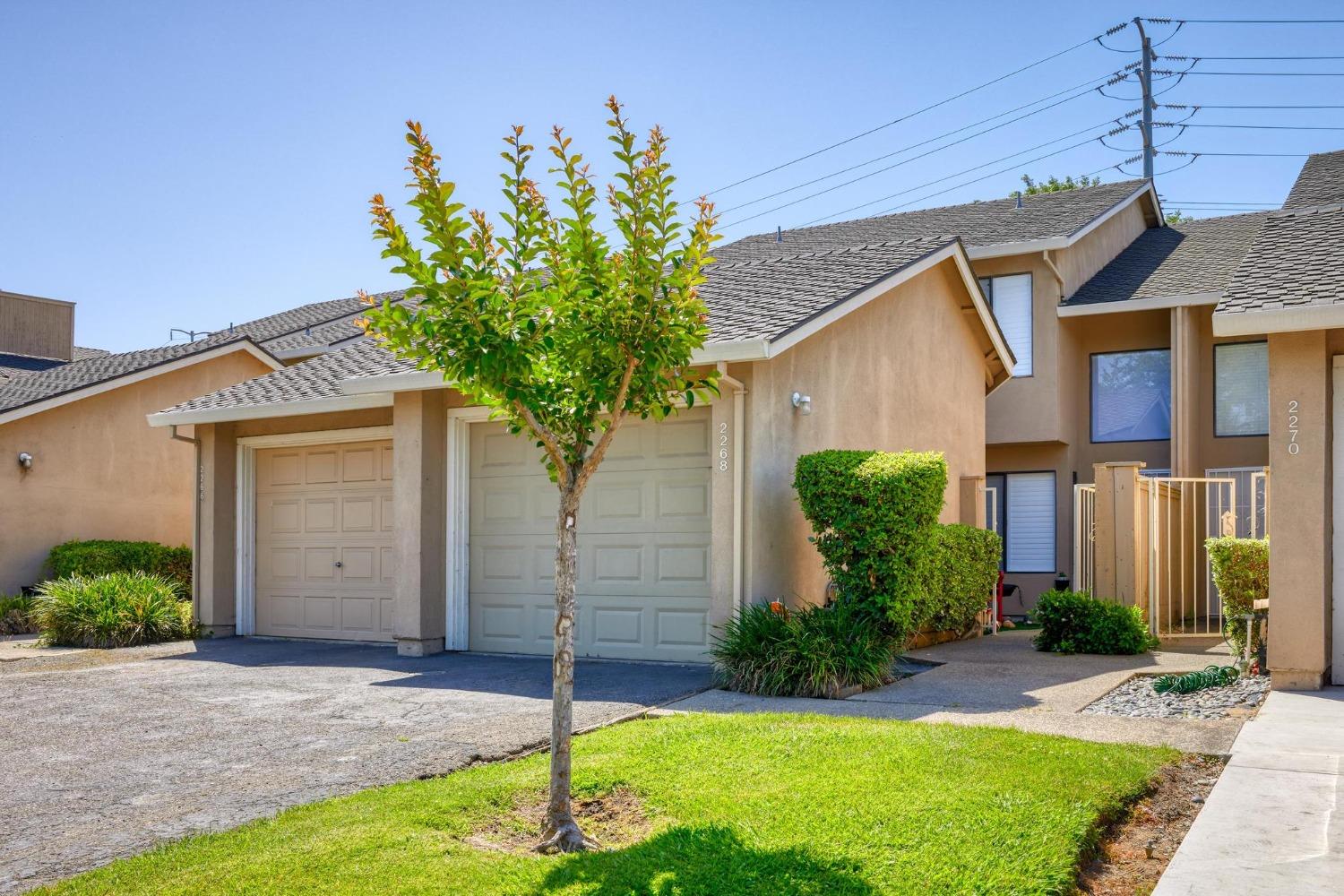 Detail Gallery Image 1 of 28 For 2268 Piccardo Cir, Stockton,  CA 95207 - 2 Beds | 2 Baths
