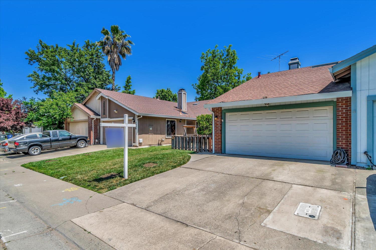 Detail Gallery Image 1 of 38 For 5906 El Sol Way, Citrus Heights,  CA 95621 - 2 Beds | 2 Baths