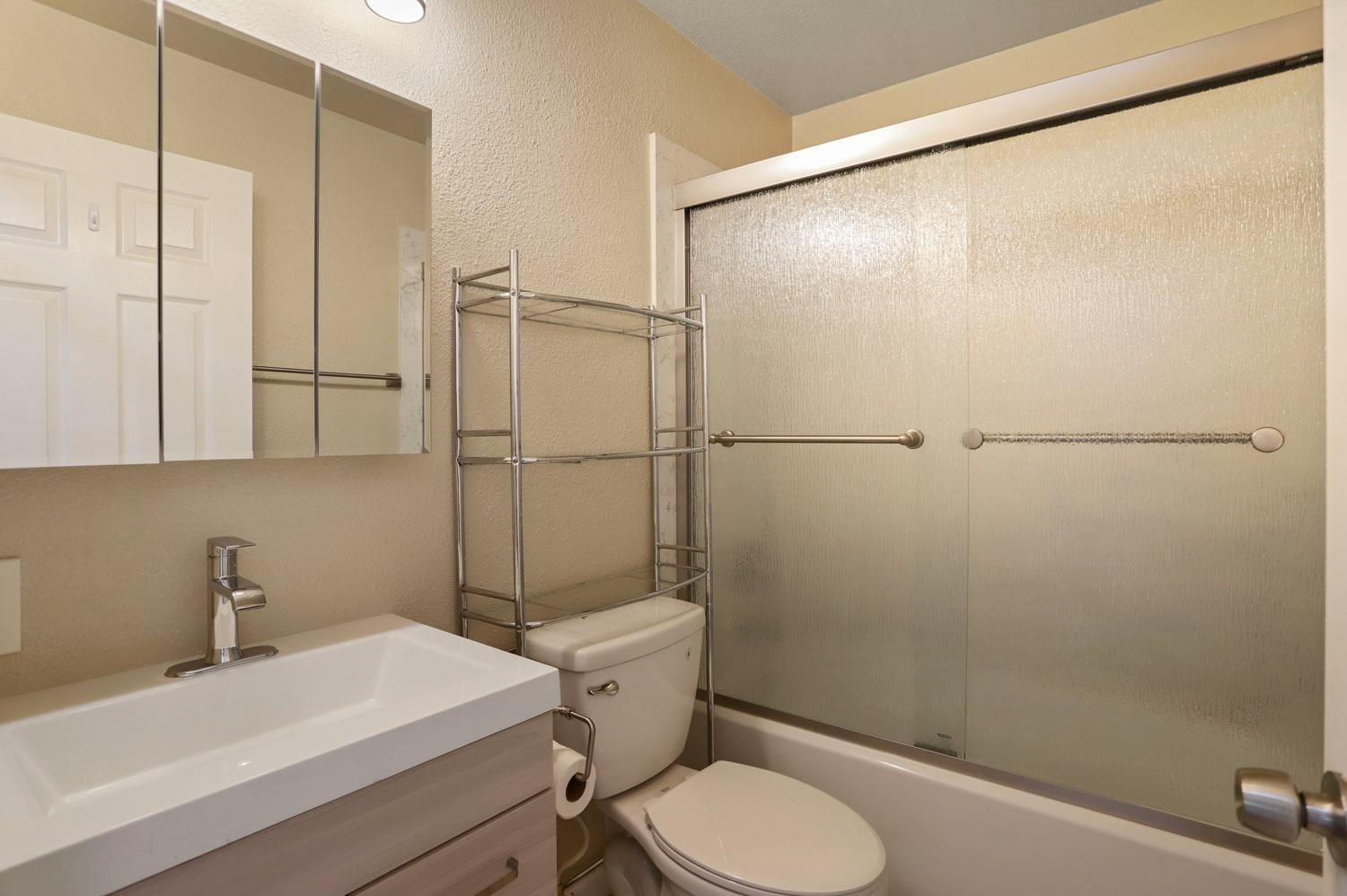 Detail Gallery Image 16 of 24 For 2931 Monte Diablo Ave #1,  Stockton,  CA 95203 - 2 Beds | 1 Baths