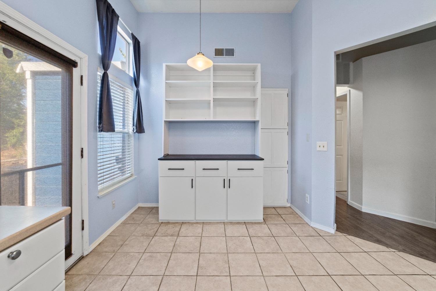 Detail Gallery Image 10 of 19 For 4439 Antelope Park Way, Antelope,  CA 95843 - 3 Beds | 2 Baths