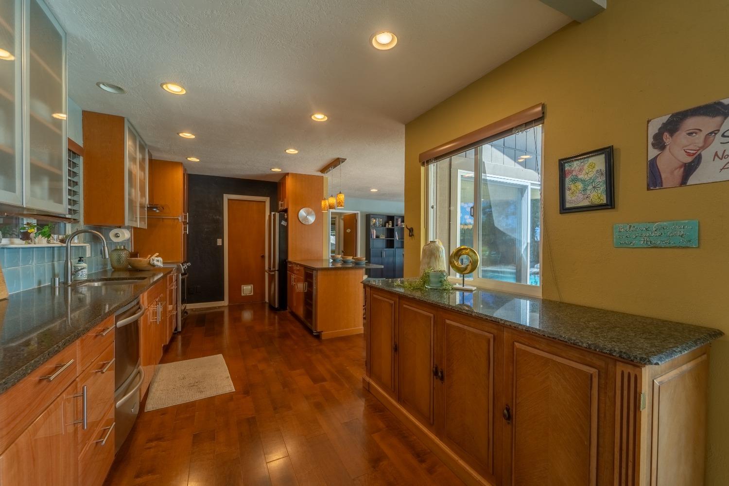 Detail Gallery Image 16 of 54 For 447 California St, Ripon,  CA 95366 - 4 Beds | 2/1 Baths